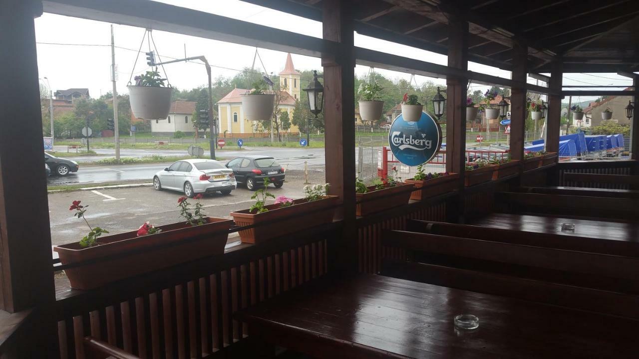 Motel Restaurant Lowe Deva Exteriör bild