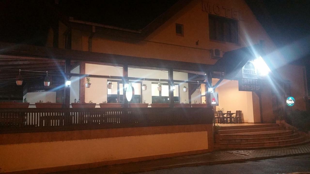 Motel Restaurant Lowe Deva Exteriör bild